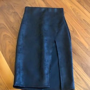 MIDI skirt with skor